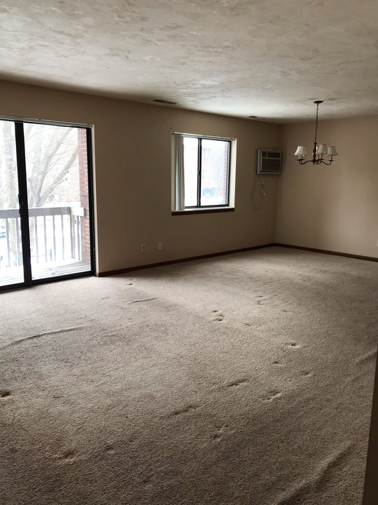 122 Burke Ave-Unit -5 in Holland, MI - Foto de edificio