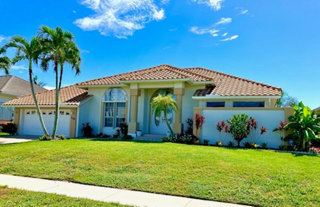 428 Waterleaf Ct in Marco Island, FL - Building Photo