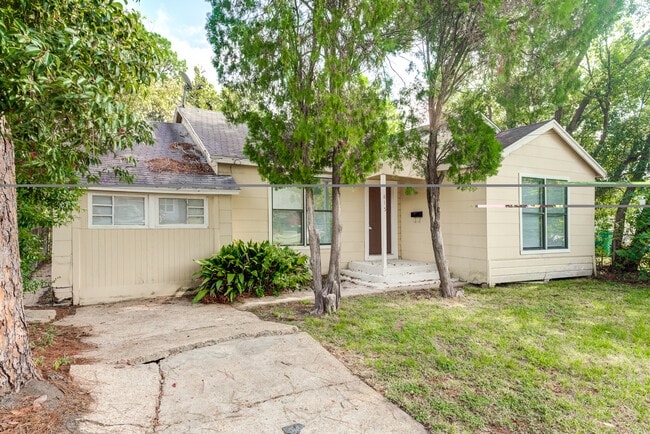 815 Roosevelt St in La Marque, TX - Foto de edificio - Building Photo