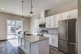 1073 Blazing Star Blvd in Altoona, WI - Building Photo - Building Photo