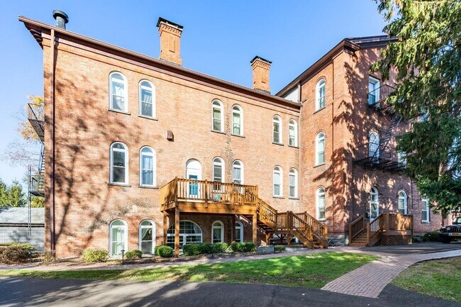 21 Idlewild Ave in Cornwall On Hudson, NY - Building Photo - Building Photo