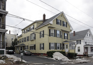 17 Howe St in Lewiston, ME - Foto de edificio - Building Photo