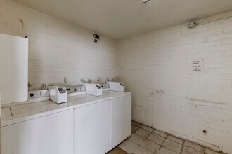 Scottsdale Suites Apartments in Scottsdale, AZ - Building Photo - Interior Photo