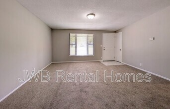 7762 Lake Park Dr in Jacksonville, FL - Building Photo - Building Photo