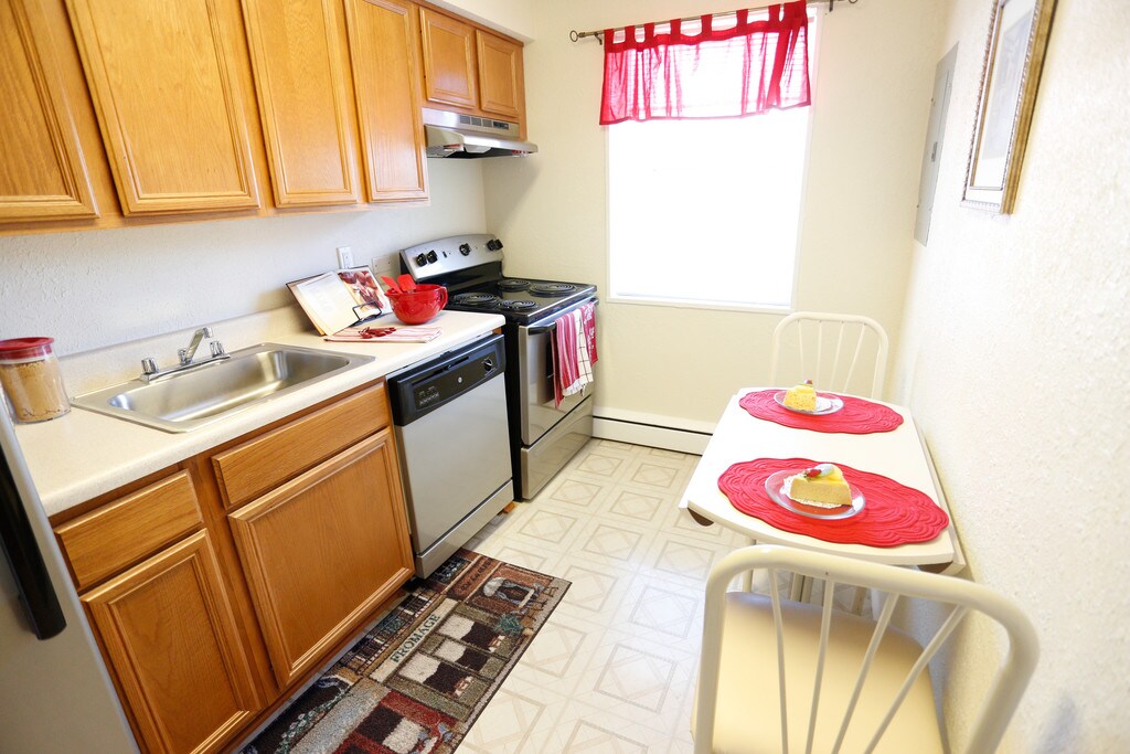 Admiral Pointe Apartments in Newport News, VA