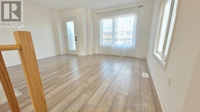 31 Fairlane Ave in Barrie, ON - Building Photo - Building Photo