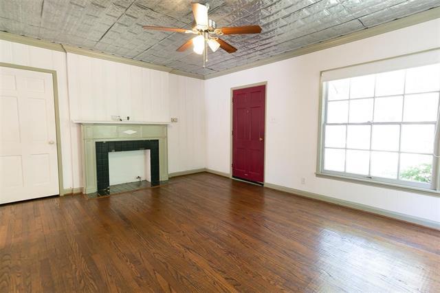 1324 Smilax Ave in Fort Worth, TX - Foto de edificio - Building Photo