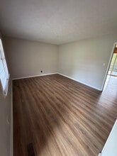 1215 Wildoak Dr in Anniston, AL - Building Photo - Building Photo
