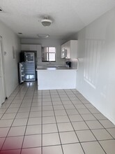 2348 W 56th St, Unit 15 in Hialeah, FL - Building Photo - Building Photo