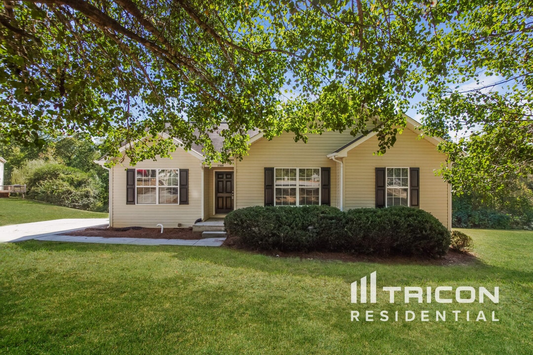 2309 Saluda Dr in Gastonia, NC - Building Photo