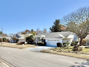 8640 Ashbury Dr in Hudson, FL - Building Photo - Building Photo