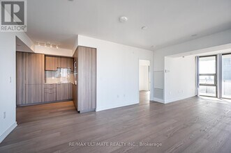 11 Wellesley St W in Toronto, ON - Building Photo - Building Photo