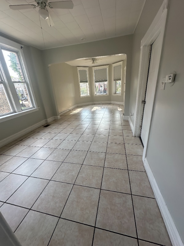 2405 S Troy St in Chicago, IL - Building Photo - Building Photo