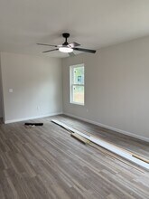 2 Lake Ellen Dr in Crawfordville, FL - Building Photo - Building Photo