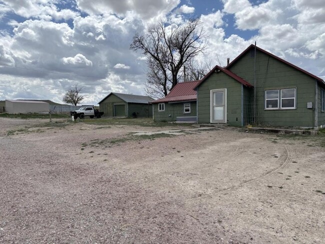 3155 Rd 68 in Lingle, WY - Building Photo - Building Photo