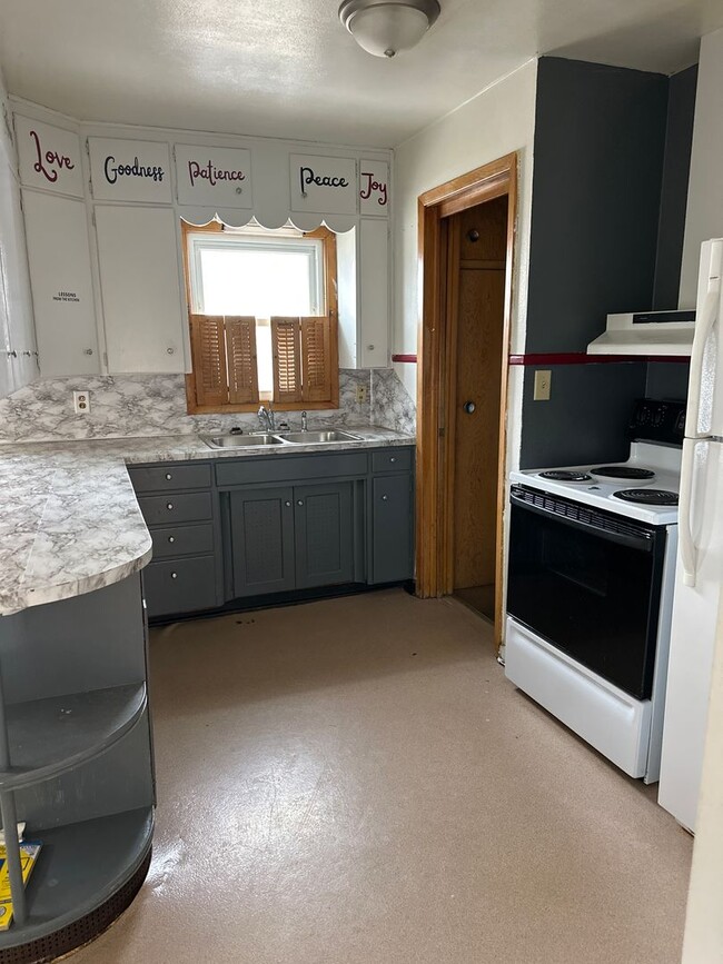 416 Boston Ave in Waterloo, IA - Building Photo - Building Photo