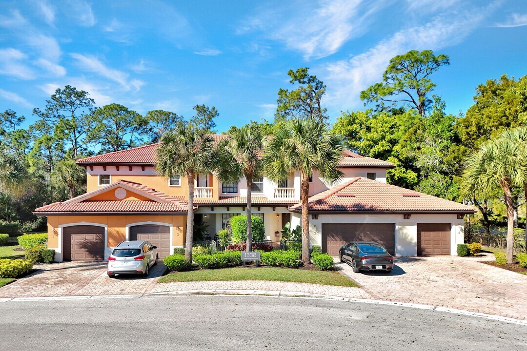 1338 Corso Palermo Ct in Naples, FL - Foto de edificio