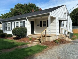 205-207 Water St in Graham, NC - Building Photo