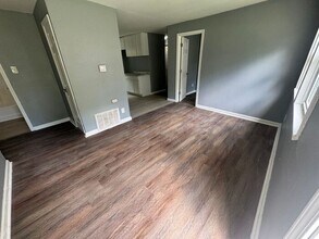 10113 Duke Dr in St. Louis, MO - Building Photo - Building Photo