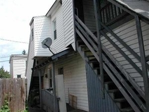 24 Schuyler St in Cohoes, NY - Foto de edificio - Building Photo