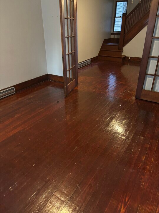 1143 E Webster St in Coal Township, PA - Building Photo