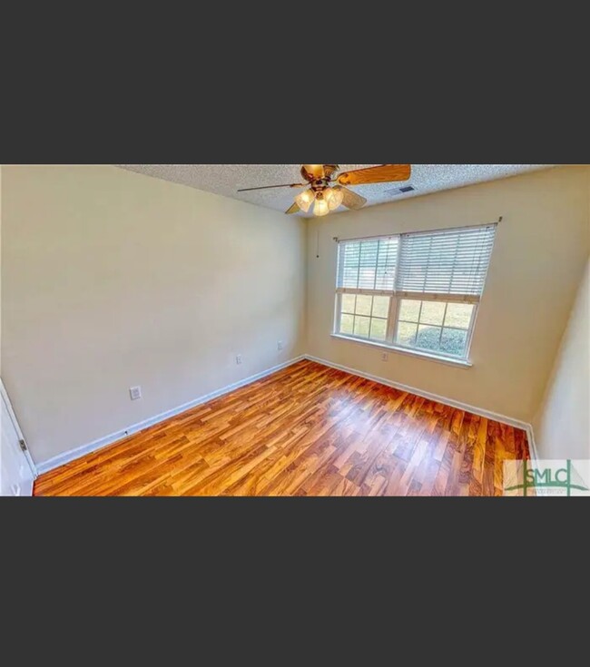 96 Mossy Oak Dr, Unit Bedroom #1-Front in Springfield, GA - Foto de edificio - Building Photo