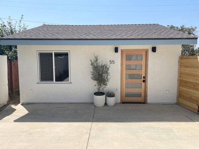 53 Lemon Dr