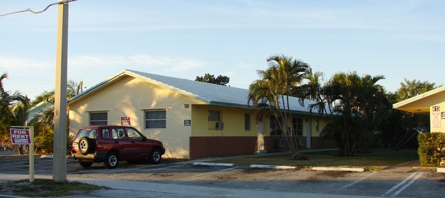 411-413 SE 23rd Ave in Boynton Beach, FL - Building Photo - Building Photo