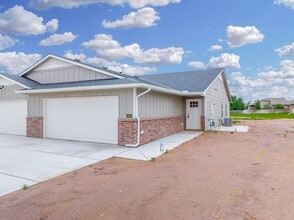 2432 S Wheatland St in Wichita, KS - Building Photo - Building Photo