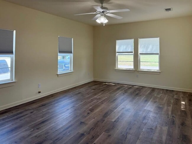 1209 Frink St in Taylor, TX - Building Photo - Building Photo