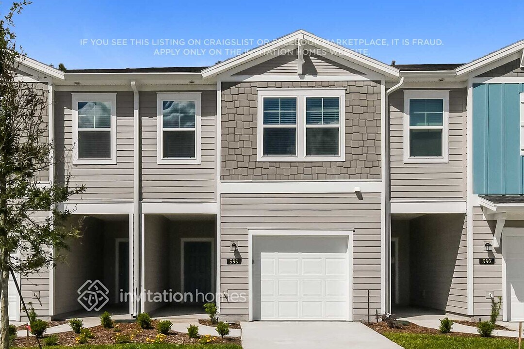 595 Cherry Ridge Dr in Orange Park, FL - Building Photo