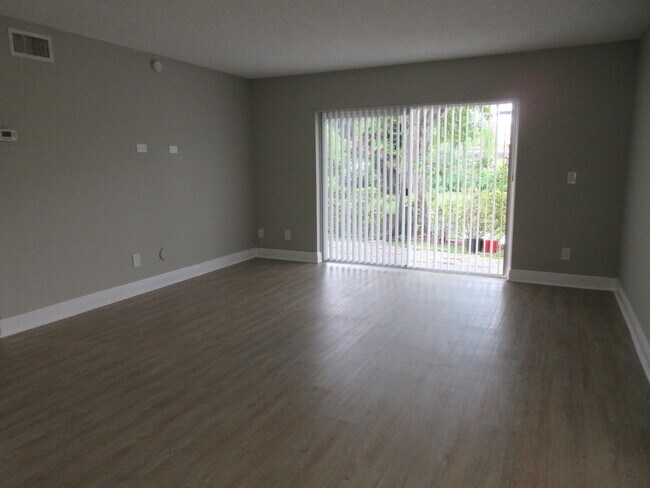 4065 NW 114th Ave in Coral Springs, FL - Building Photo - Building Photo