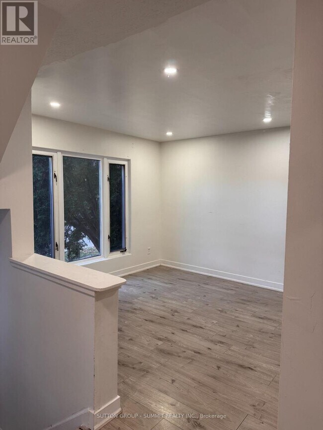 1379 Freeport Dr in Mississauga, ON - Building Photo - Building Photo