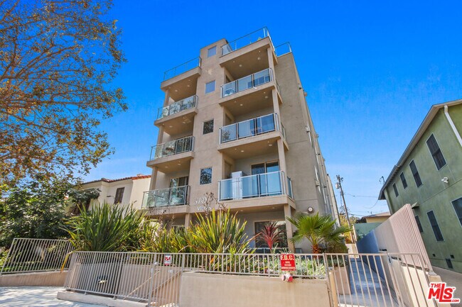 property at 819 S Holt Ave