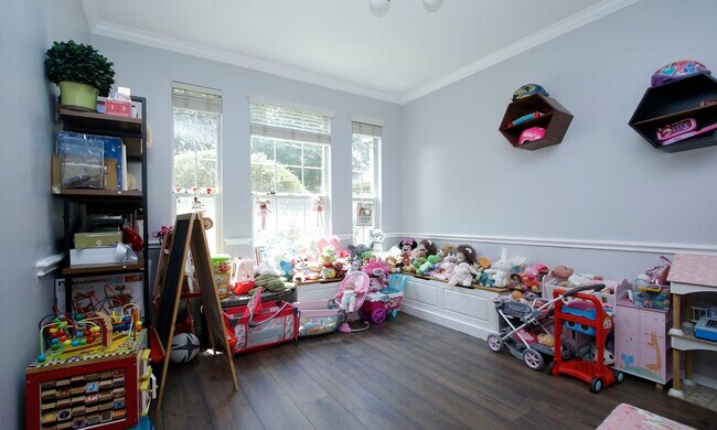 property at 93 W Frontera Cir