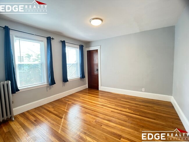 17 Laurel St, Unit 1 in Watertown, MA - Building Photo - Building Photo