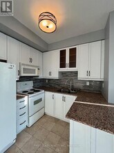 60 Byng Ave in Toronto, ON - Building Photo - Building Photo