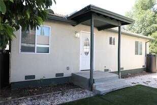 18702 Cohasset St in Los Angeles, CA - Building Photo