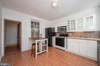 5838 Henry Ave in Philadelphia, PA - Building Photo - Building Photo