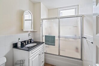 110 Walnut St, Unit 2 in Somerville, MA - Building Photo - Building Photo