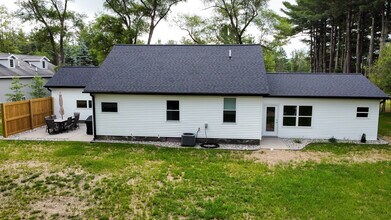 3191 N Three Mile Rd in Traverse City, MI - Building Photo - Building Photo