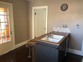 207 S 16th Ave in Yakima, WA - Foto de edificio - Building Photo