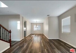 8823 Mora Ct in Lancaster, CA - Building Photo - Building Photo