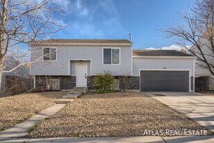 17032 E Arkansas Dr in Aurora, CO - Building Photo