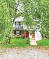 254 W Main St, Unit Downstairs Apartment in Brevard, NC - Building Photo