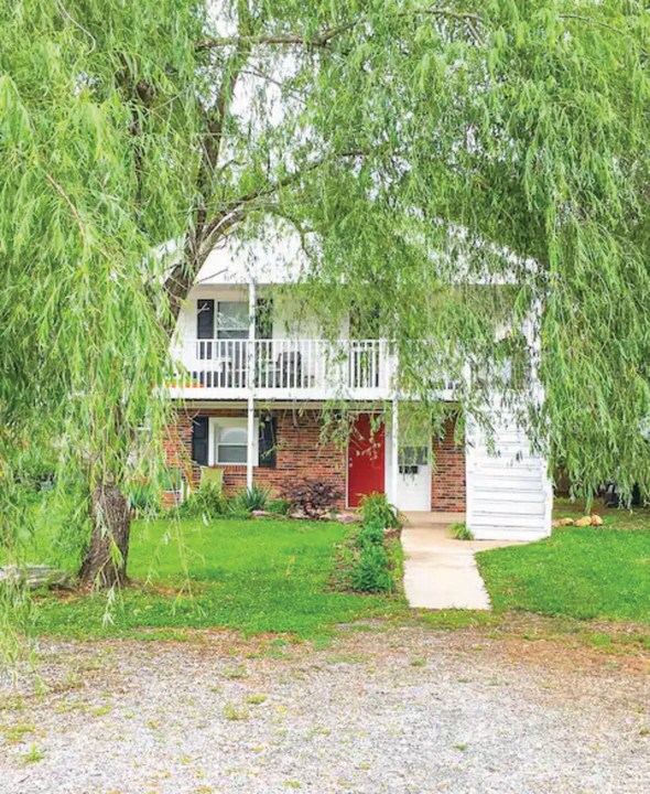 254 W Main St in Brevard, NC - Foto de edificio