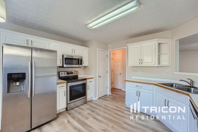 property at 1504 Riverglen Dr