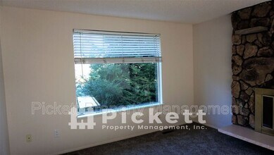 2221 NE Lexington Dr in Bremerton, WA - Building Photo - Building Photo