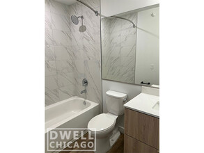 4970 N Marine Dr, Unit 2 Bed in Chicago, IL - Building Photo - Building Photo