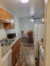 Parkwood Apartments in Thief River Falls, MN - Foto de edificio - Building Photo
